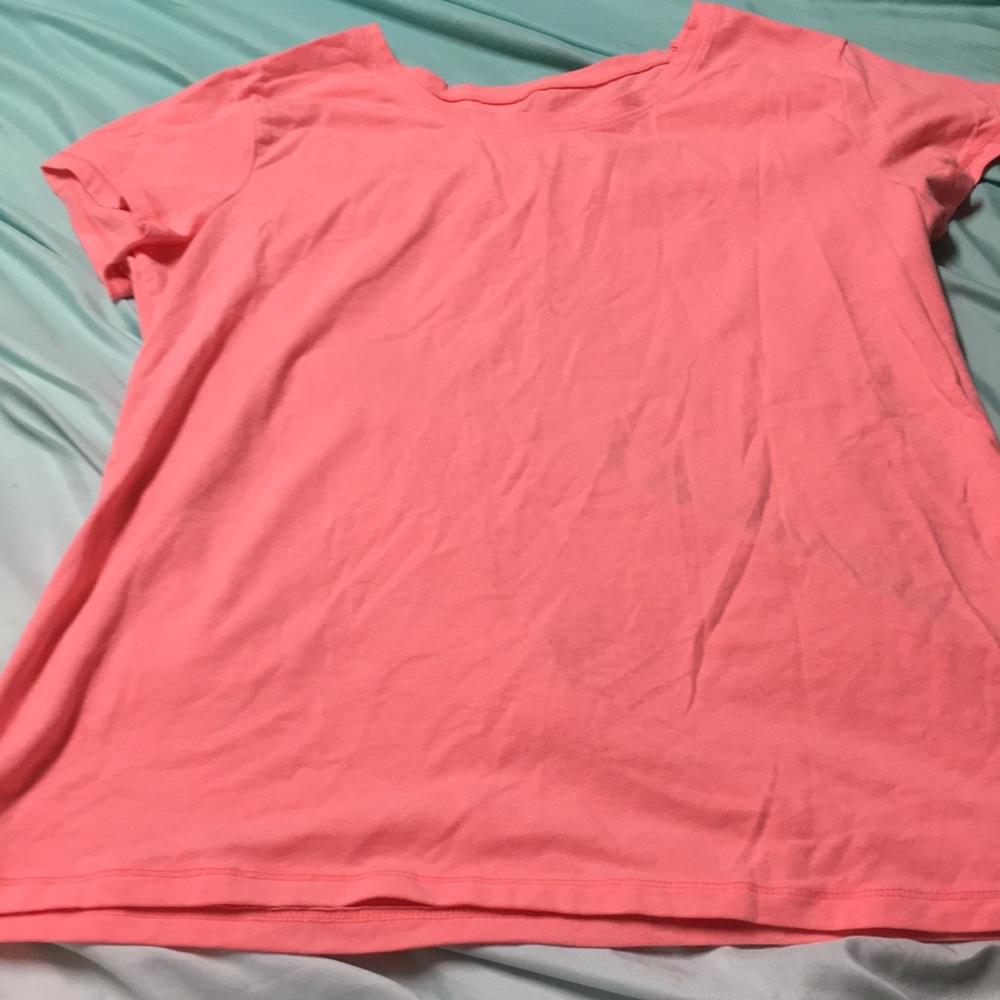 Hot pink tee